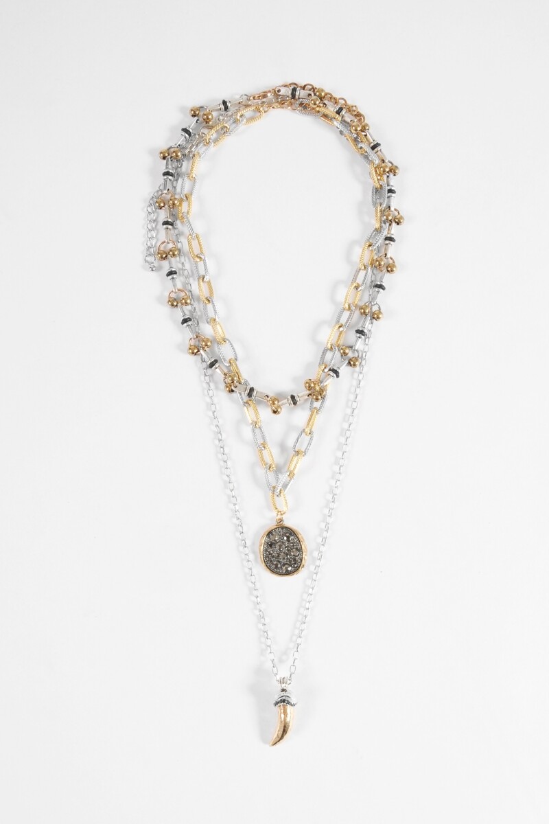 Collar triple cadena dijes multicolor