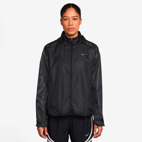 Campera Nike Tempo Repel Flash Campera de Mujer Negro
