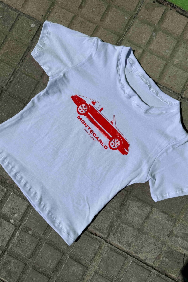 Remera con diseño estampada Remera con diseño estampada