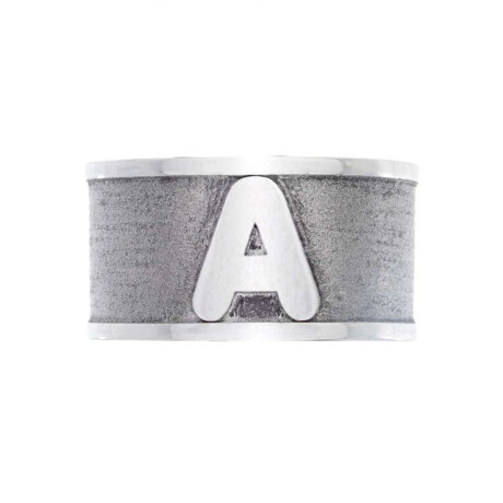 Anillo De Plata 925 Satinado Con Letra Aplicada