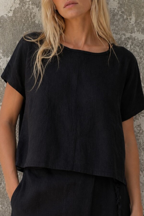 Remera básica lino tusor Negra