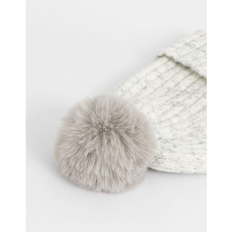 Gorro Tejido Con Pompón Blanco Crudo