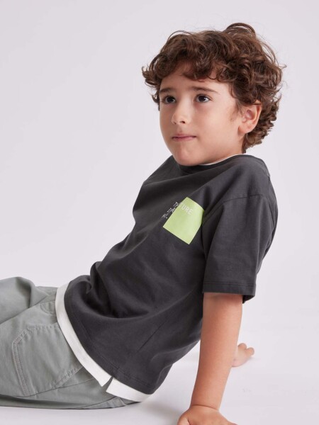 Remera manga corta superpuesta Gris Oscuro
