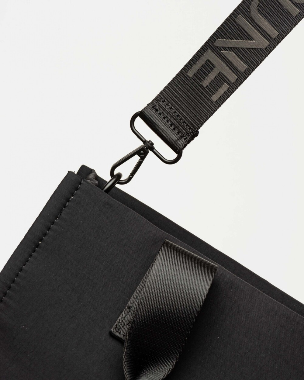 Cartera de mano Flight en nylon washed Negro