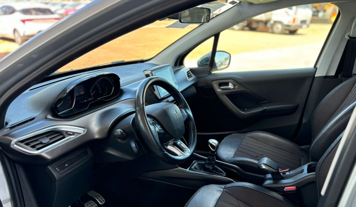 Peugeot 2008 Griffe MT6 - 2018 Peugeot 2008 Griffe MT6 - 2018