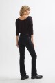 Jean bootcut con bolsillos negro