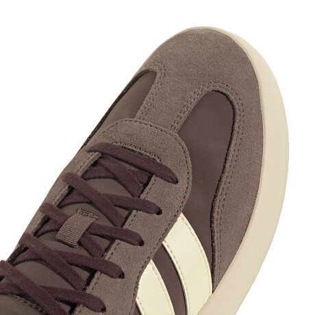 adidas BARREDA DECODE Brown