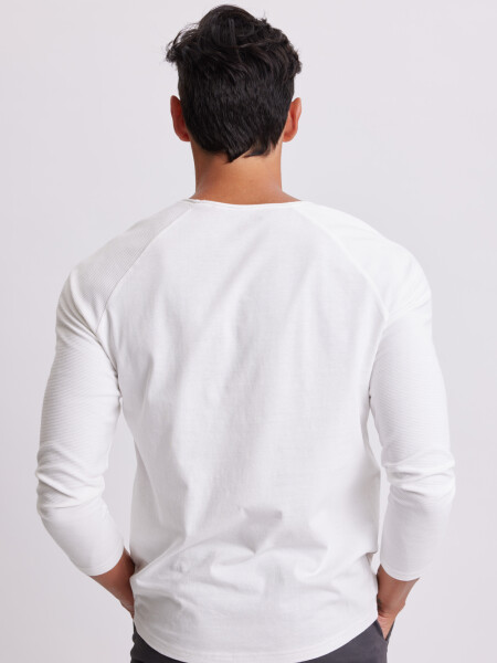 Remera manga larga cuello a la base Blanca