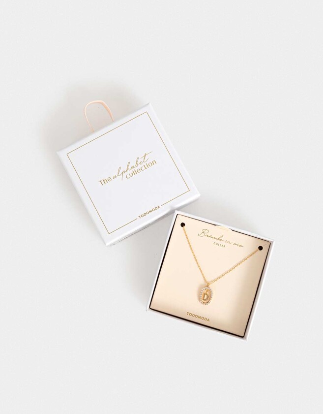 Cadena Corta con Dije Premium Gold Cortos - Dorado