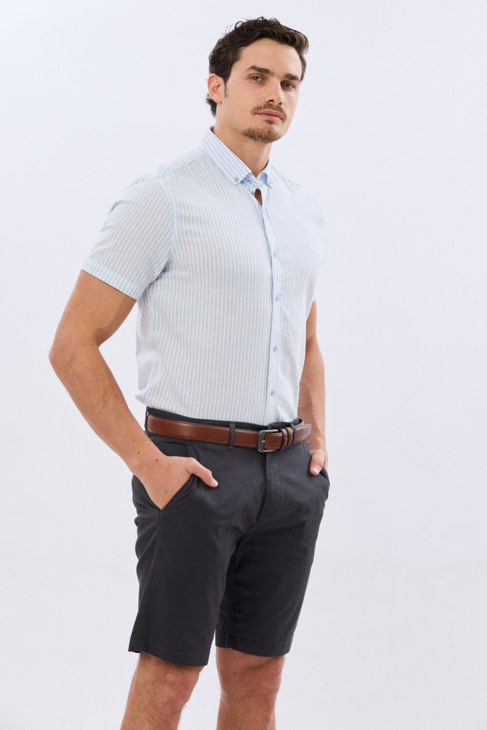 BERMUDA CLASICA CON ELASTANO Gris