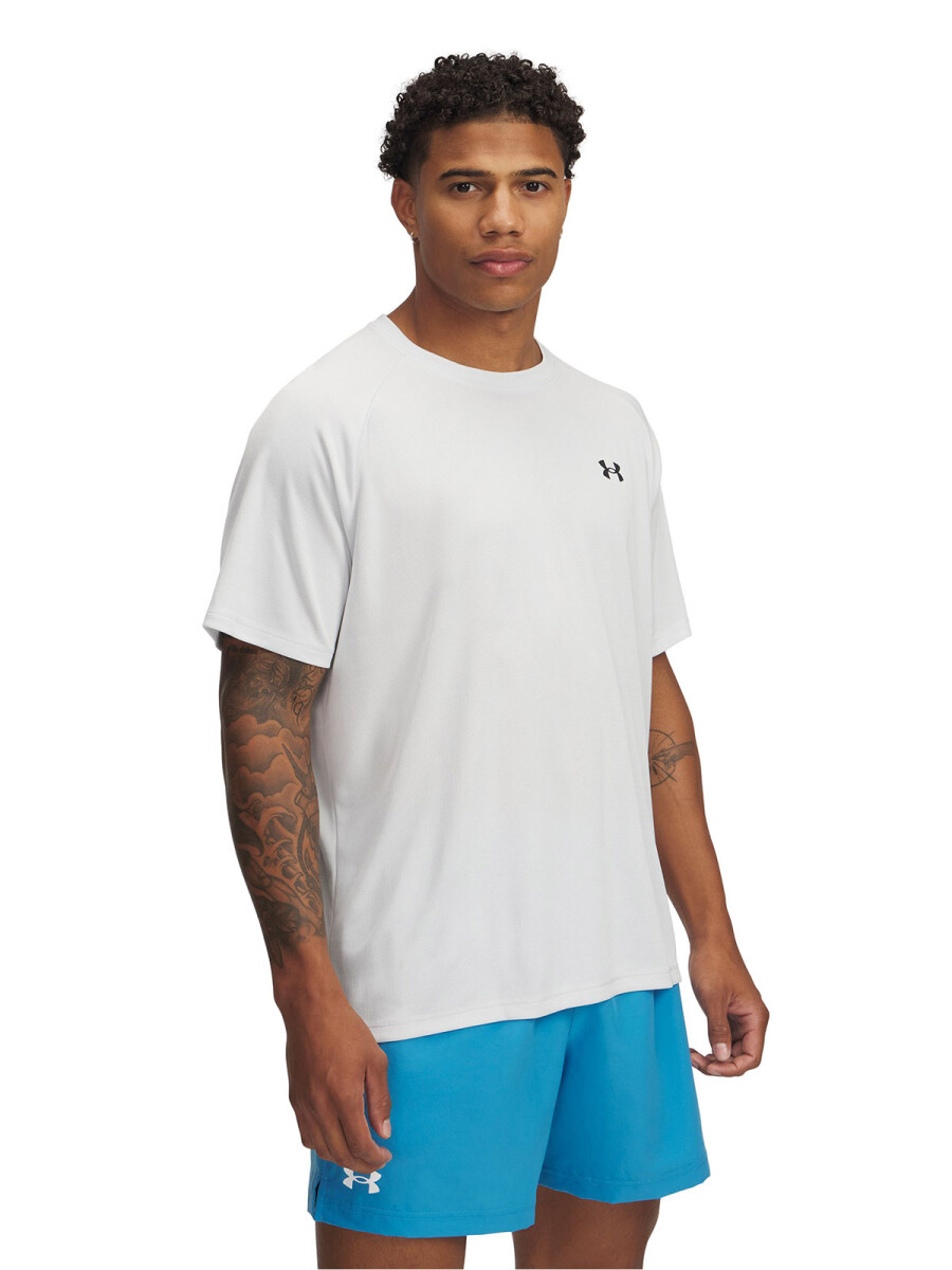 REMERA UNDER ARMOUR TEXTURED Hombre 1382796-023 - Gris 