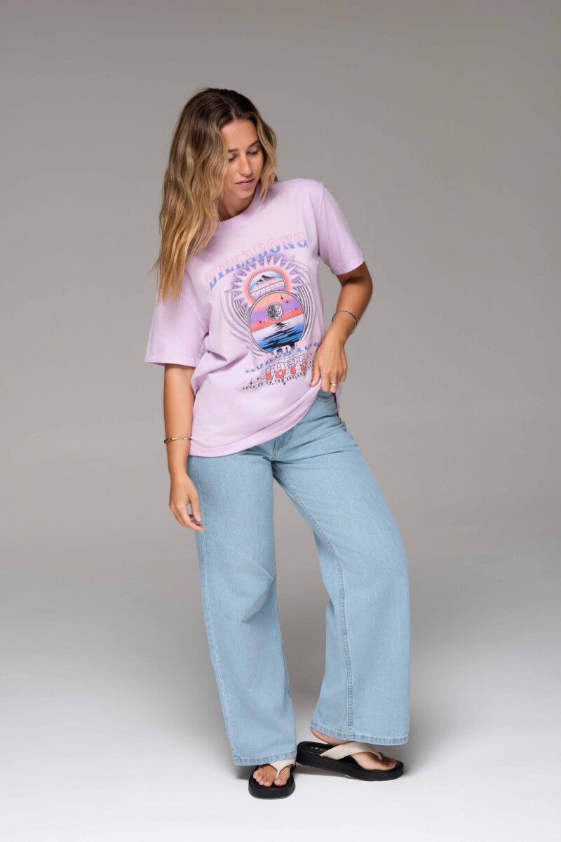 REMERA WORLD TRIP OVER TEE V-violeta