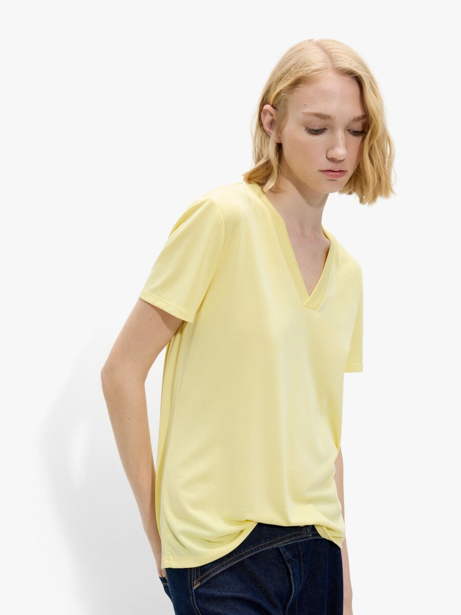 Camiseta Básica Cuello Pico amarillo