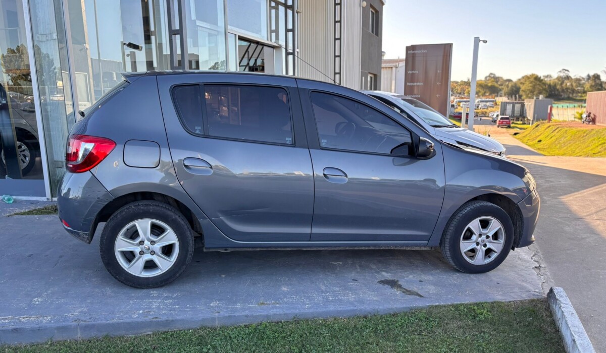 Renault Sandero 1.6 Privilege - 2018 Renault Sandero 1.6 Privilege - 2018