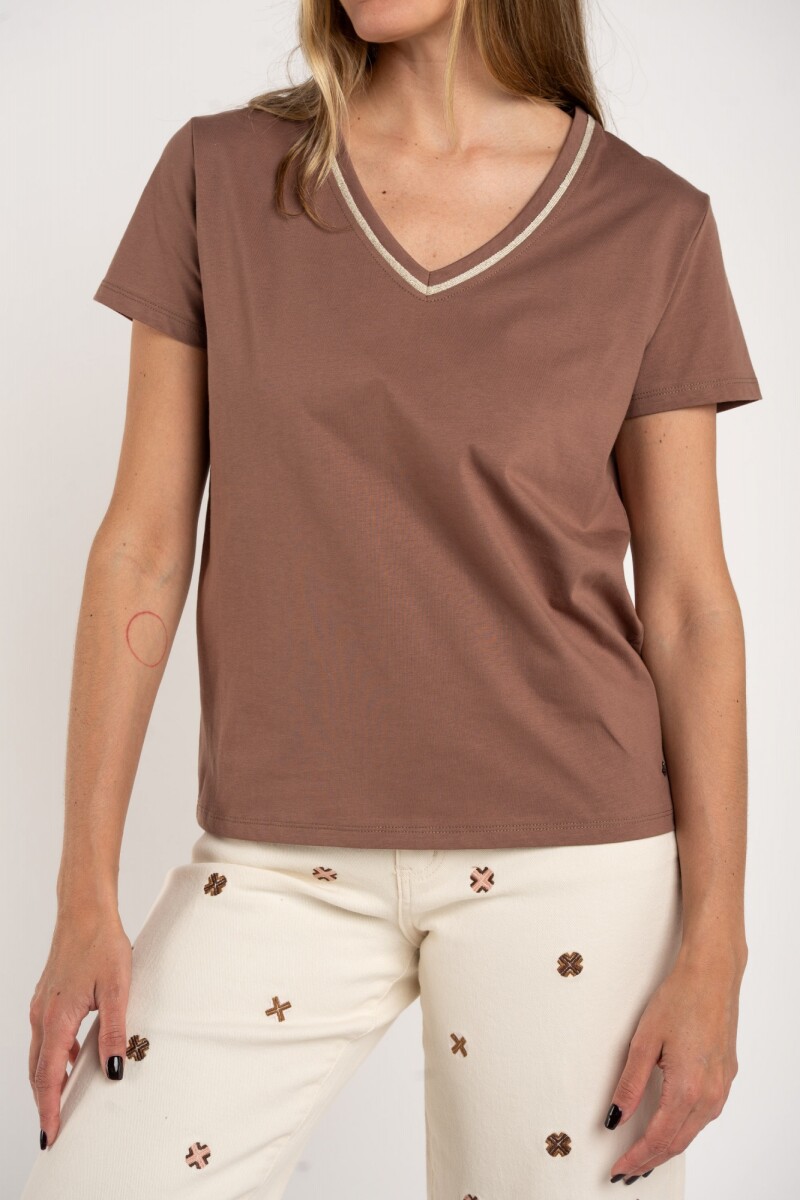 Remera Algodon Peinado Escote Lurex Mocha
