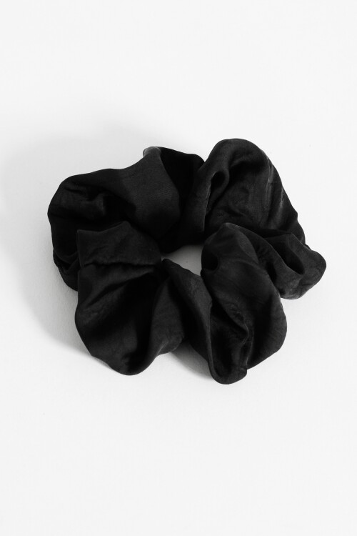 Gomita scrunchie de tela negro
