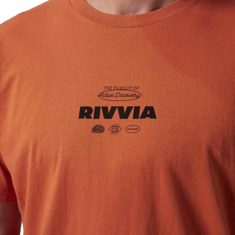 Remera Rivvia Classic Pursuit - Terracota Remera Rivvia Classic Pursuit - Terracota