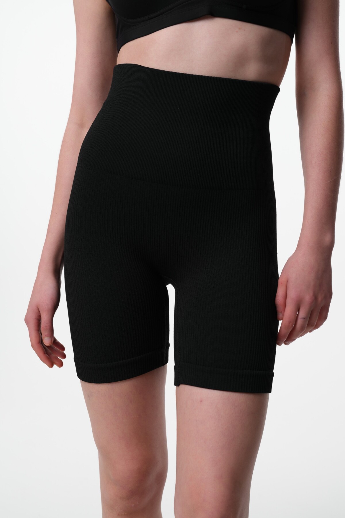 Short Slim Monique Negro