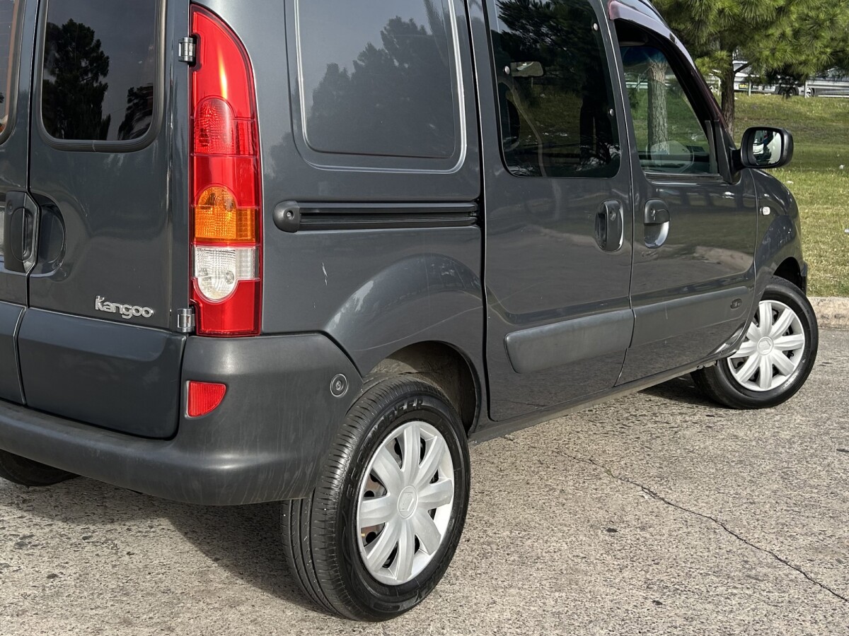Renault Kangoo 1.6 EXCELENTE ESTADO! | Permuta / Financia Renault Kangoo 1.6 EXCELENTE ESTADO! | Permuta / Financia