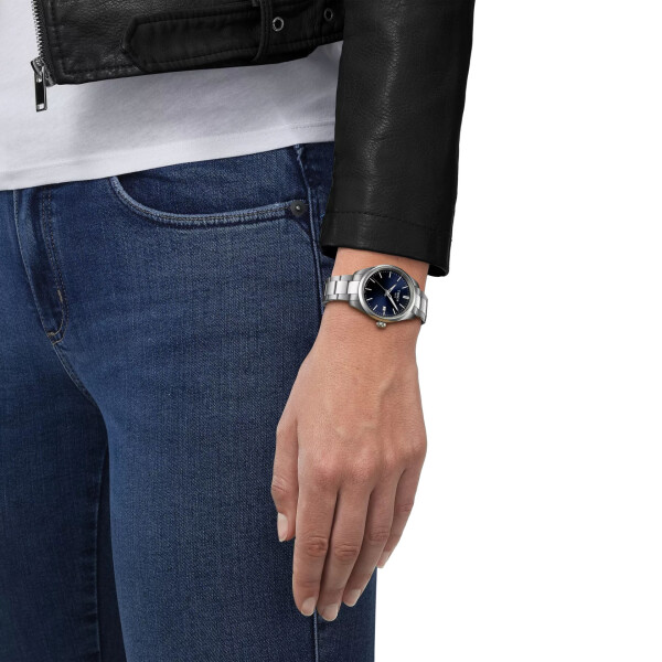Reloj TISSOT PR 100 de acero con esfera azul oscura Reloj TISSOT PR 100 de acero con esfera azul oscura