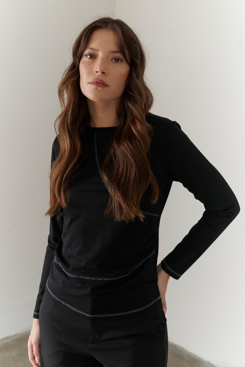 REMERA MERIDIANO NEGRO