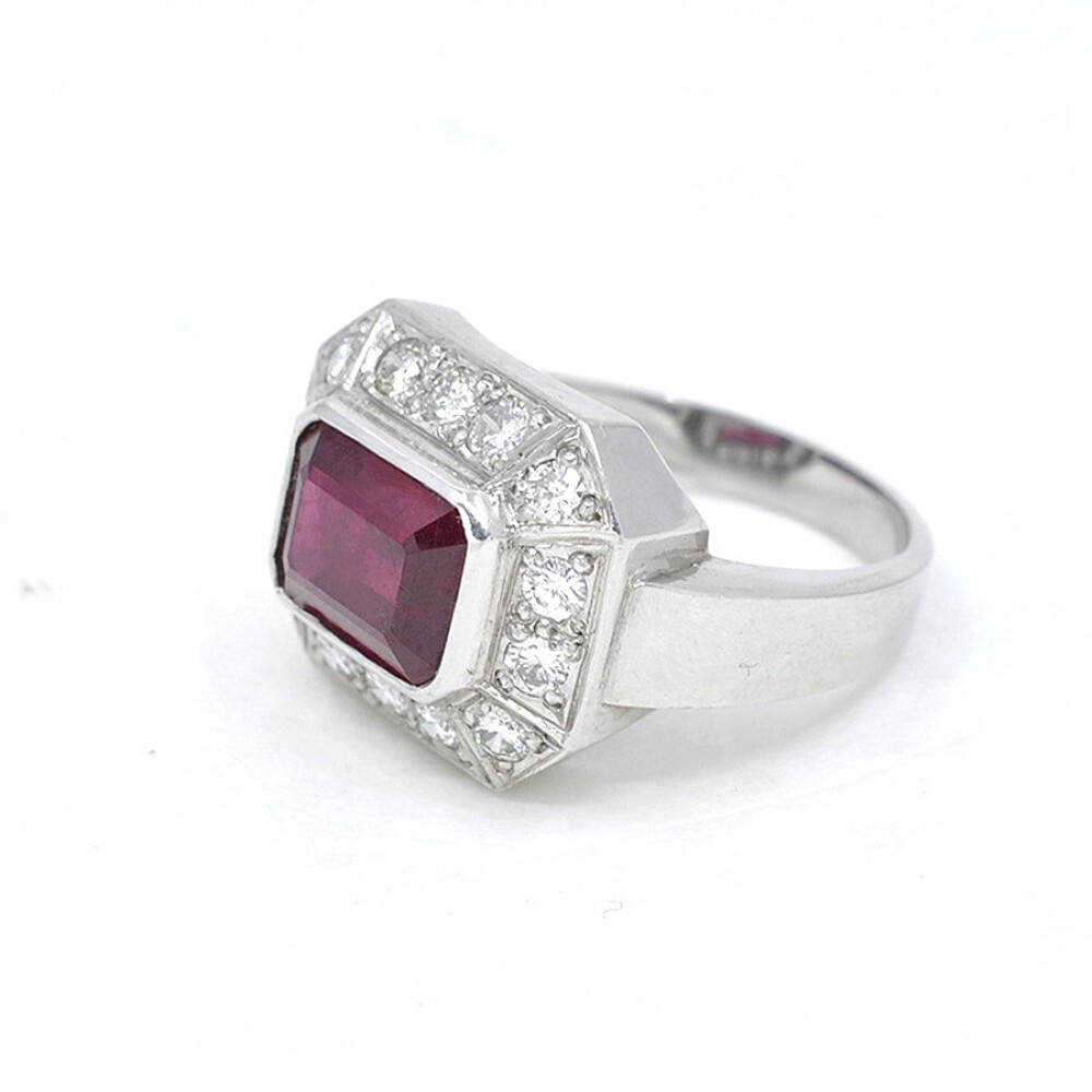 Anillo En Oro 18K Brillantes Y Rubí Anillo En Oro 18K Brillantes Y Rubí