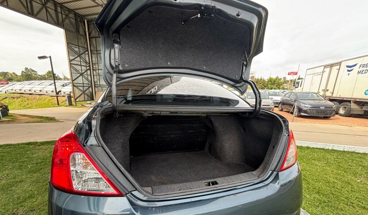 Nissan Versa Full - 2015 Nissan Versa Full - 2015