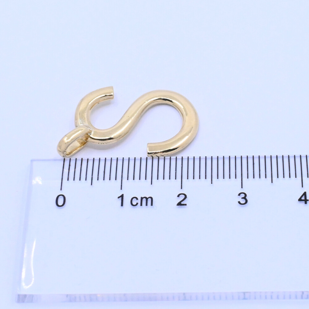 Inicial oro 18k letra S grande. Inicial oro 18k letra S grande.