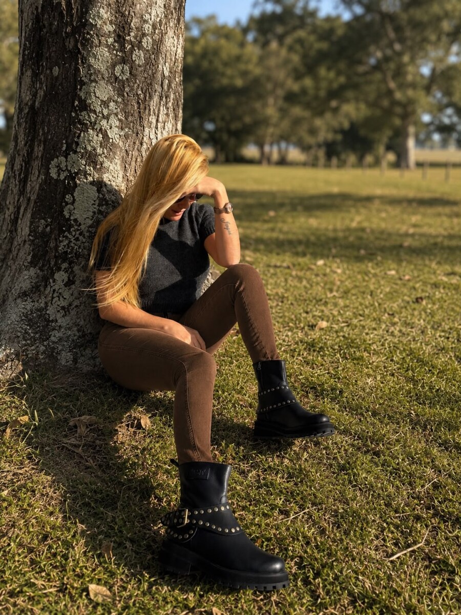 Rebel Rebel negra