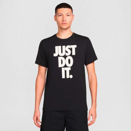 Remera Nike Sportswear Tee de Hombre negro