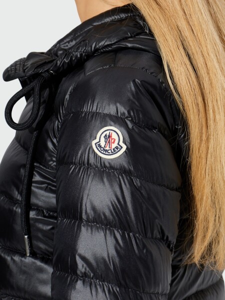 MONCLER - Campera Corta de Plumas Jasmin Negro