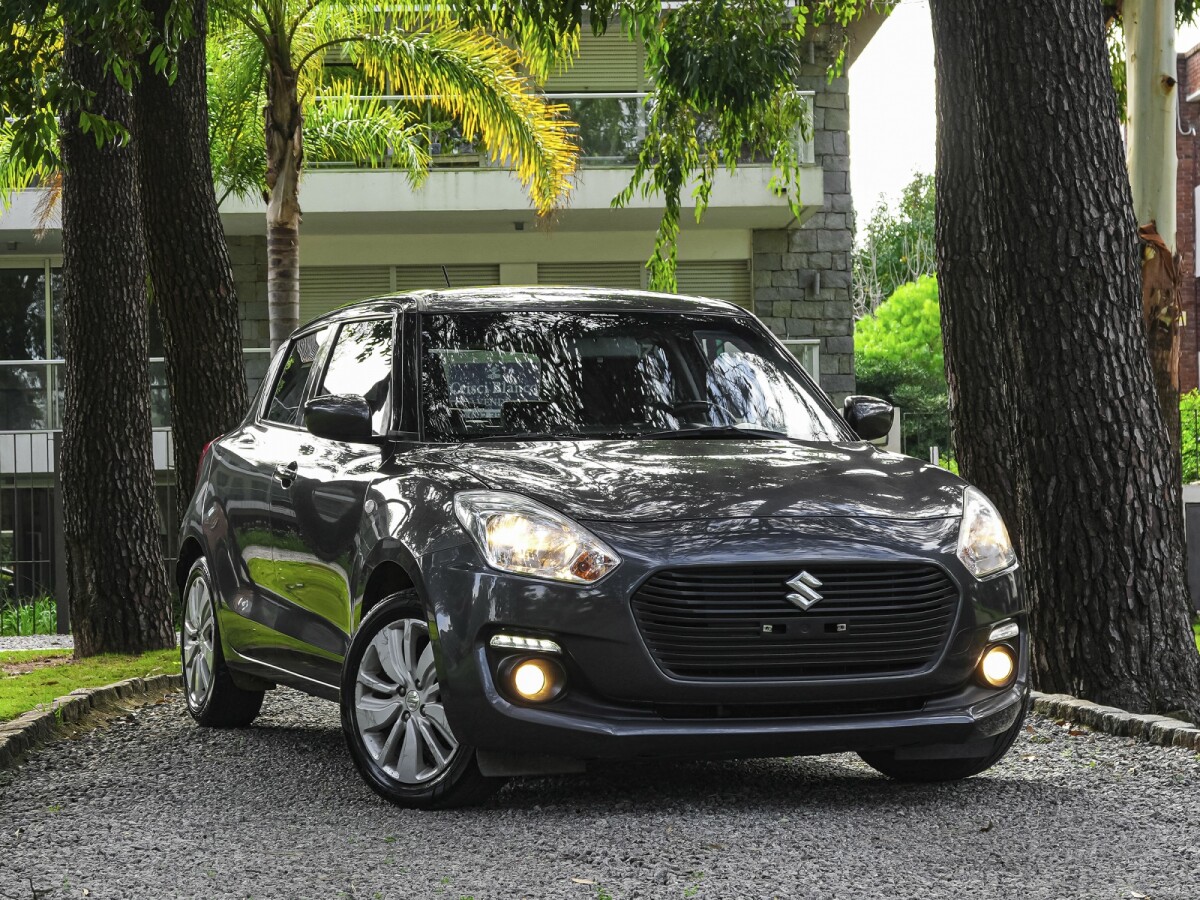 Suzuki Swift Gl 1.2 EXCELENTE ESTADO! | Permuta / Financia Suzuki Swift Gl 1.2 EXCELENTE ESTADO! | Permuta / Financia