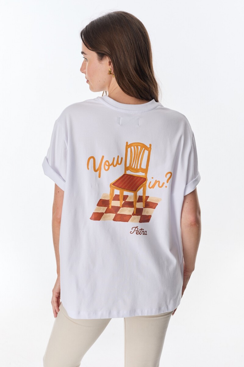 Remera Flowers Club Silla