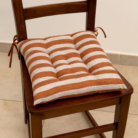 ALMOHADON PARA SILLAS POLIESTER CON FRANJAS ALMOHADON PARA SILLAS POLIESTER CON FRANJAS