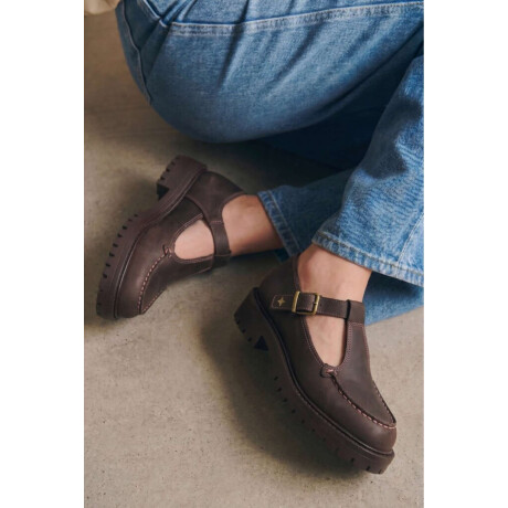 Zapato Guillermina Cuero Chocolate