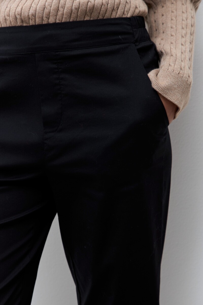 Pantalón recto negro