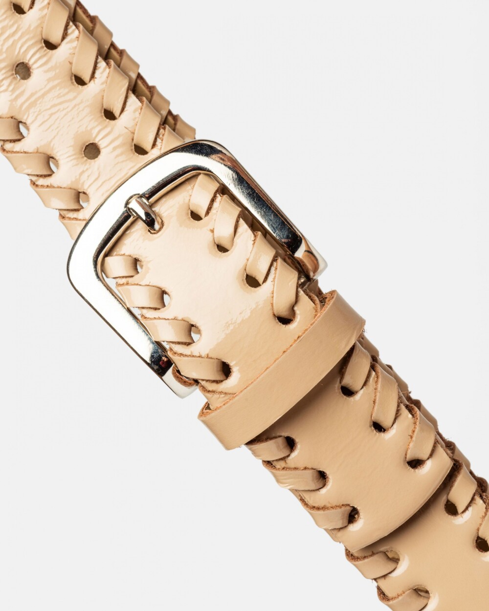 Cinturón The Braided en cuero charol arrugado Camel