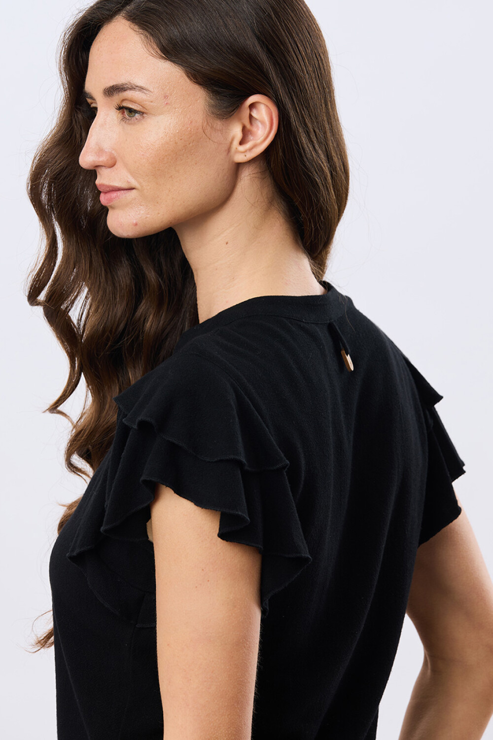 CAMISA DE LINO CON VOLADOS Negro