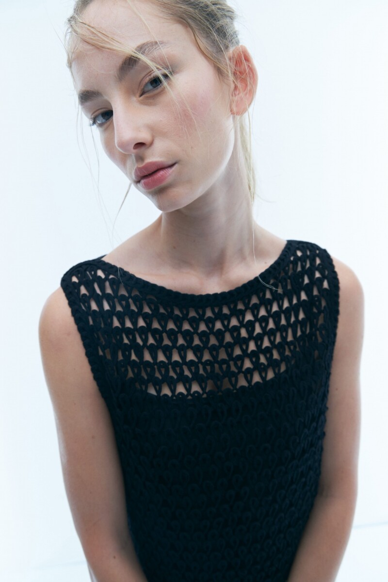 Top en crochet negro