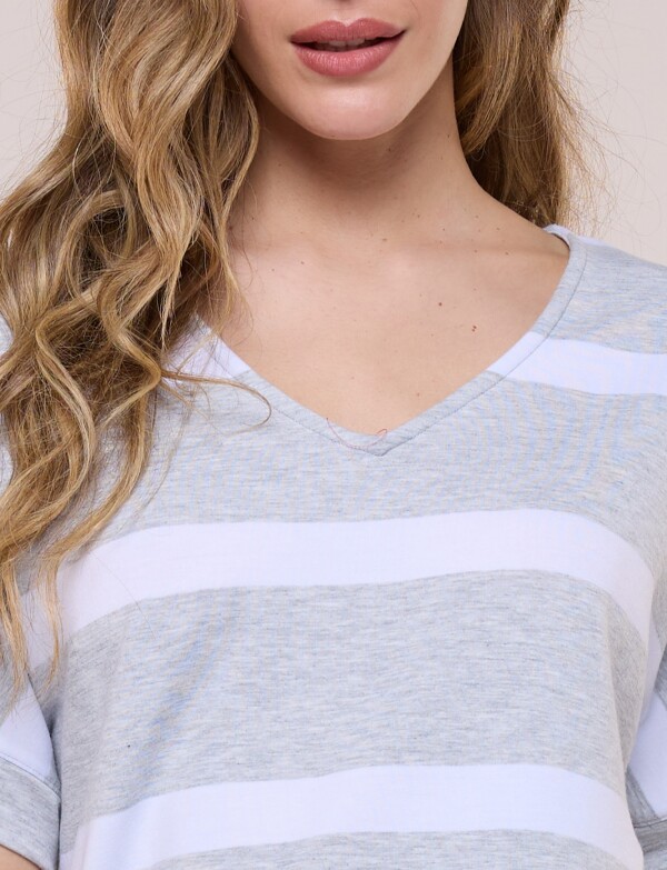 Remera Marinera Escote V GRIS
