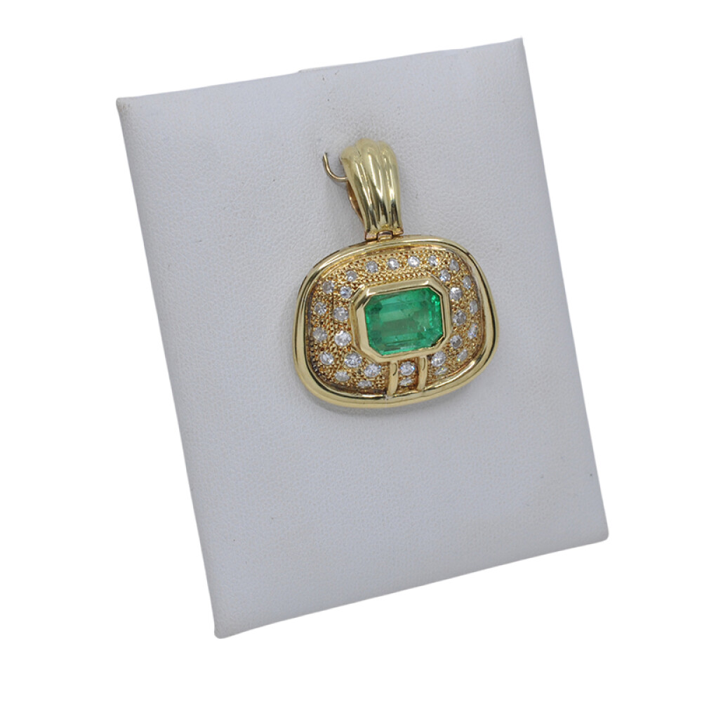 Colgante oro 18k brillantes y esmeralda Colgante oro 18k brillantes y esmeralda