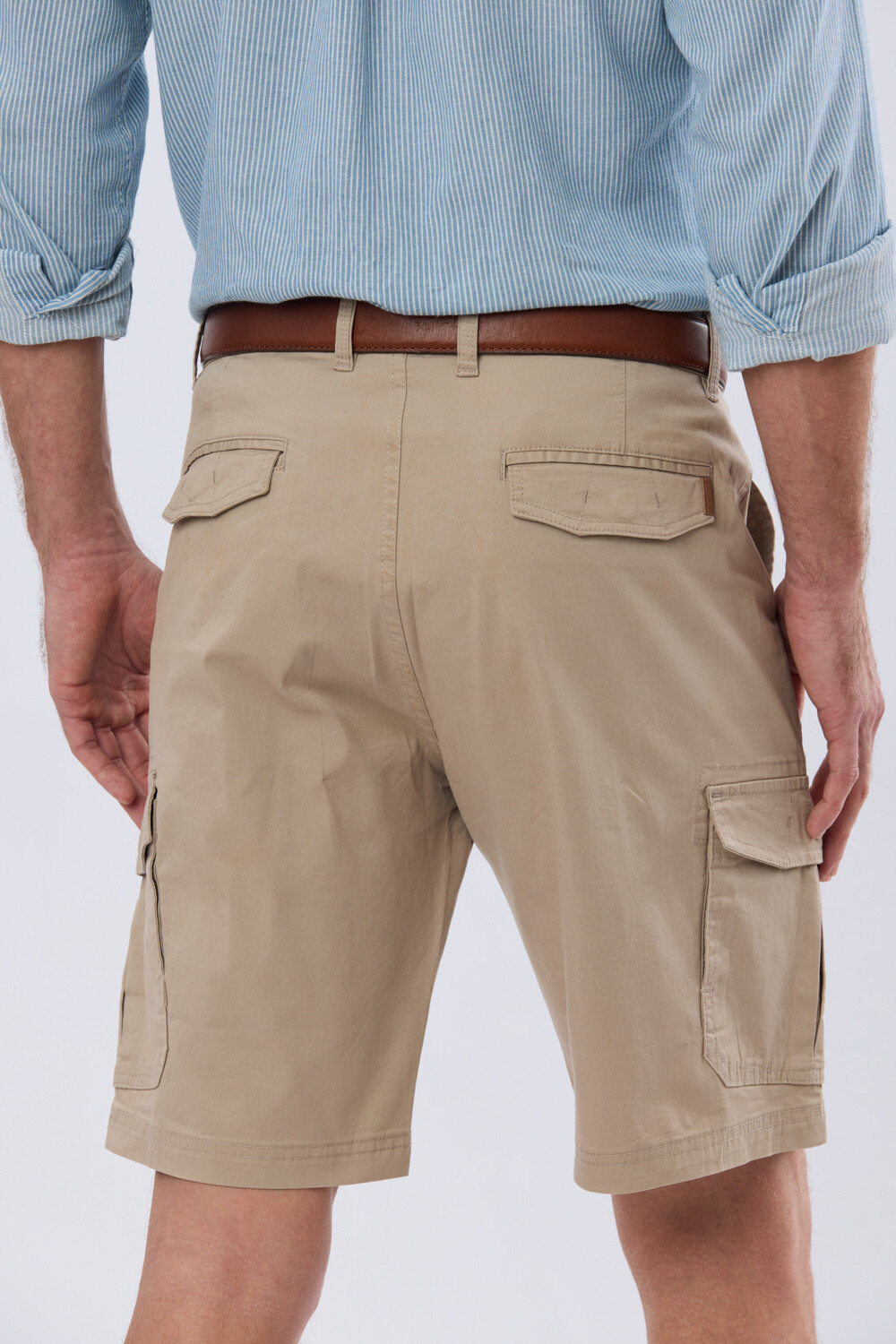 BERMUDA CARGO CON ELASTANO Beige