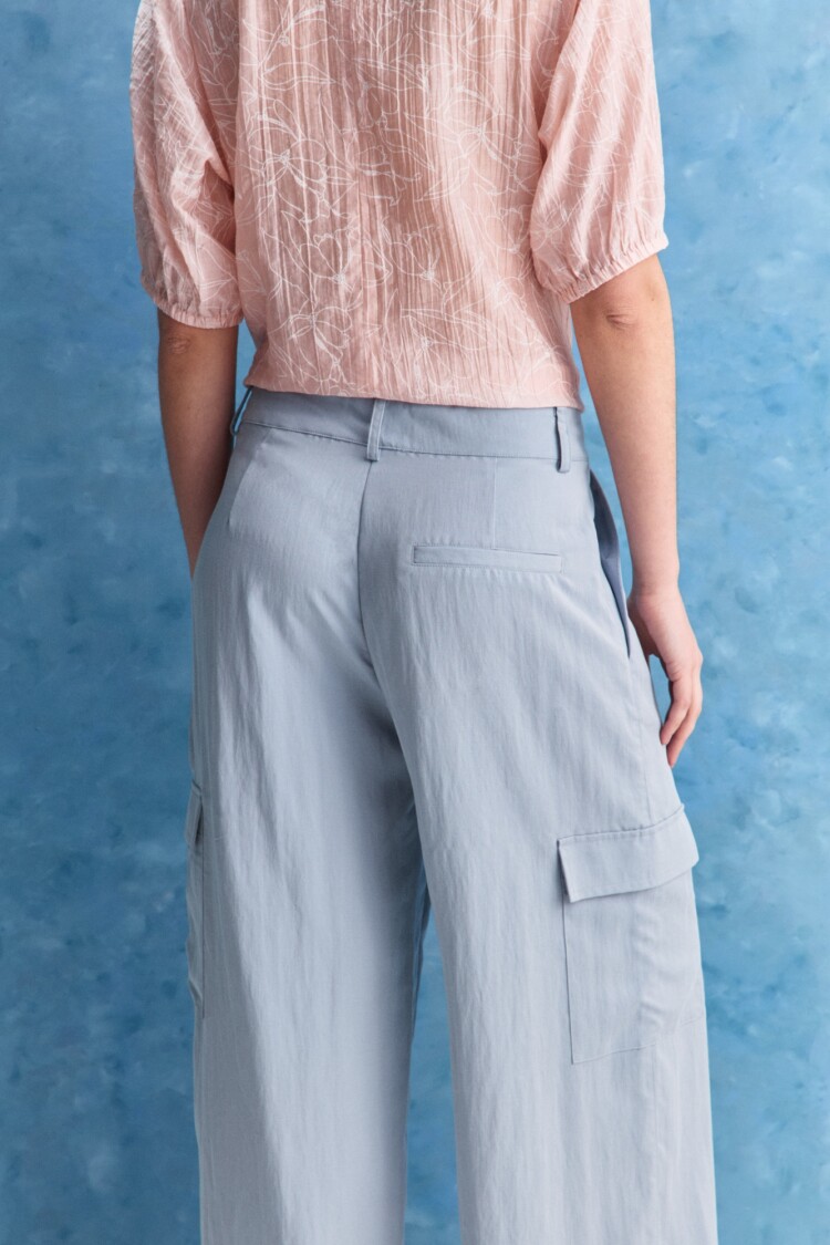 PANTALÓN CARLI Celeste Grisáceo