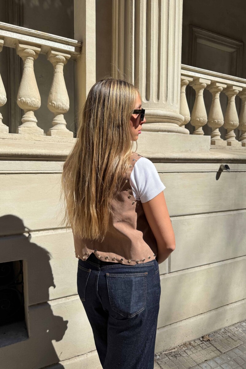 Chaleco de cuero con tachas Chaleco de cuero con tachas
