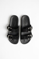 Sandalia con hebillas negro