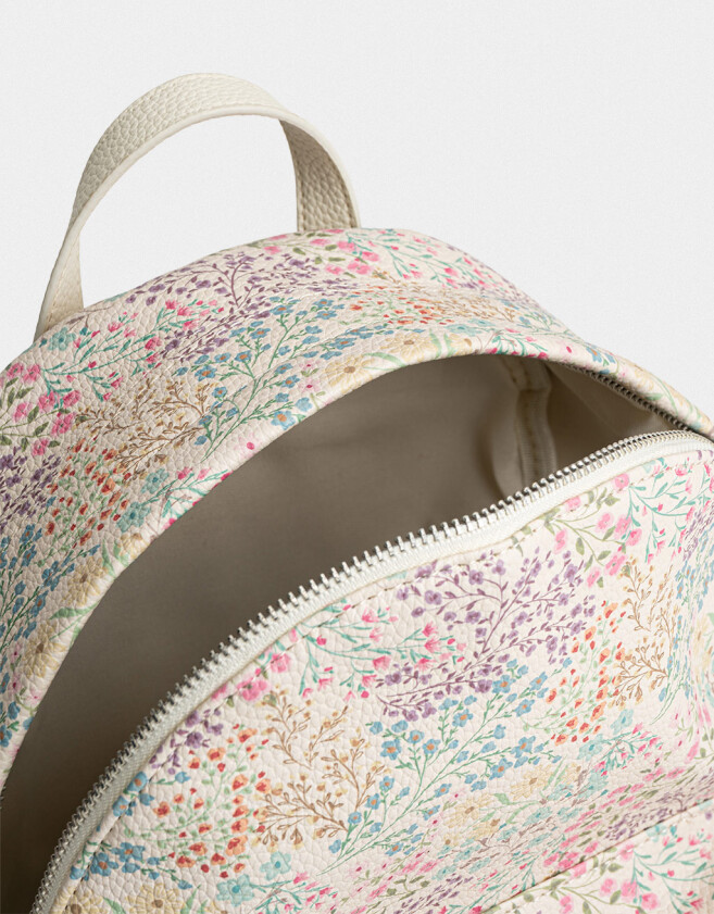 Mochilas Urbanas Mochila Texturada Con Charm - Estampado Flores