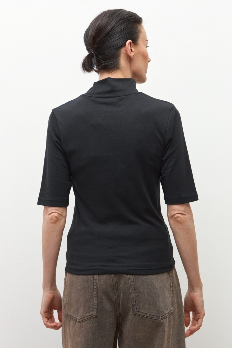 Media polera manga corta negro
