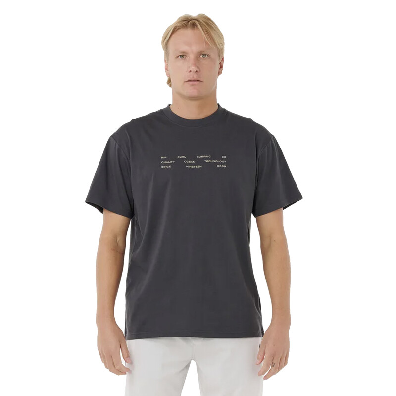 Remera Rip Curl Vaporcool 3 Stacks - Negro Remera Rip Curl Vaporcool 3 Stacks - Negro