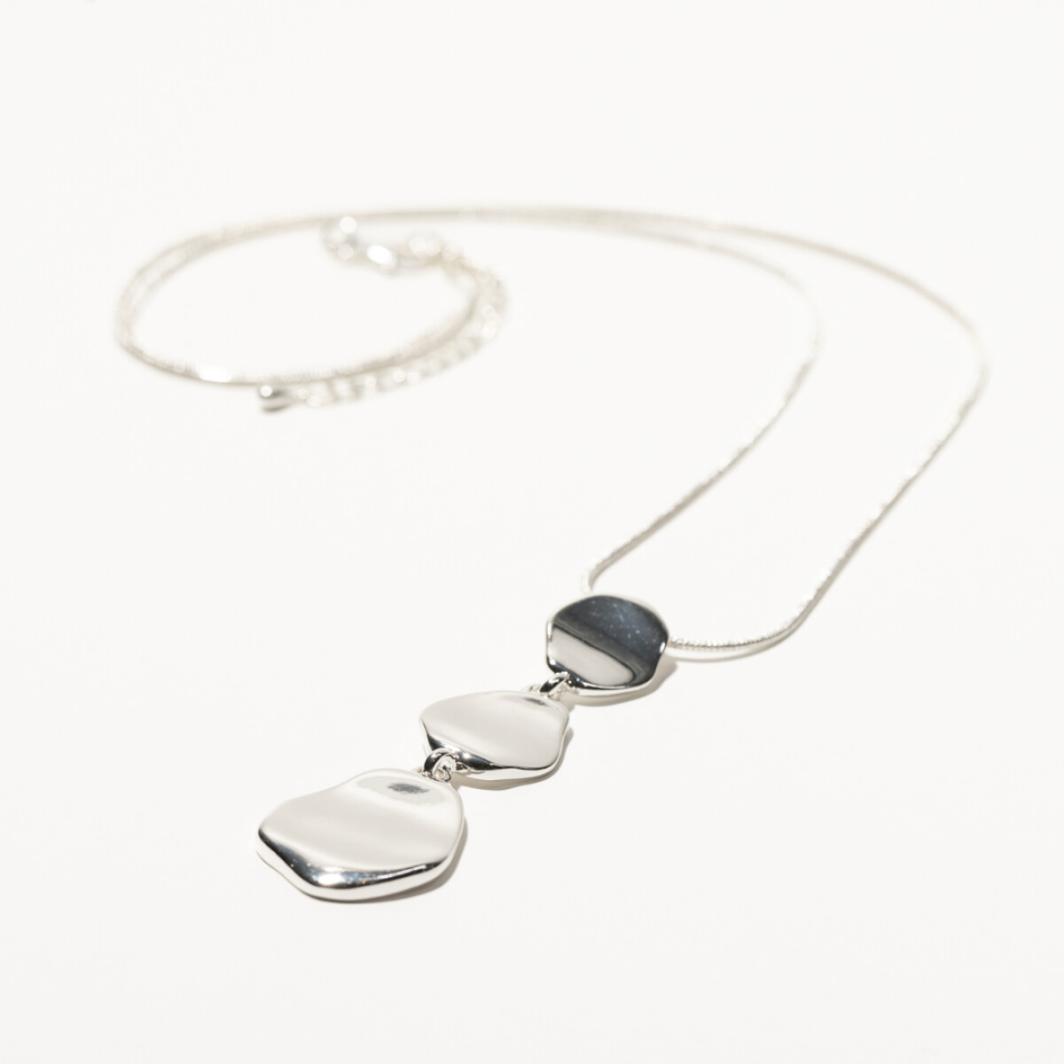 COLGANTE OISIN PLATEADO 