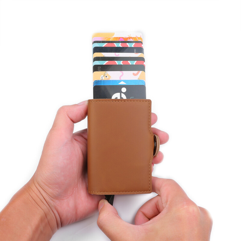 Billetera doble color marrón claro con protección RFID Billetera Doble Color Marrón Claro Con Protección Rfid
